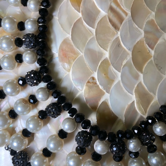 Bib necklace with pearls! - Picture 3 of 5